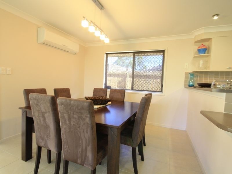 64 Larapinta Cct, Parkinson QLD 4115