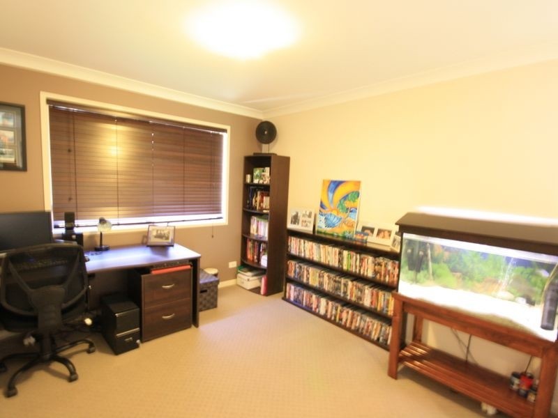 64 Larapinta Cct, Parkinson QLD 4115