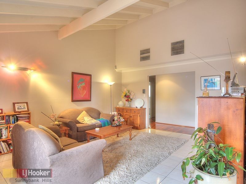 20 Hoover Court, Stretton QLD 4116