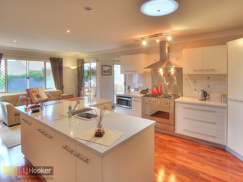 20 Hoover Court, Stretton QLD 4116