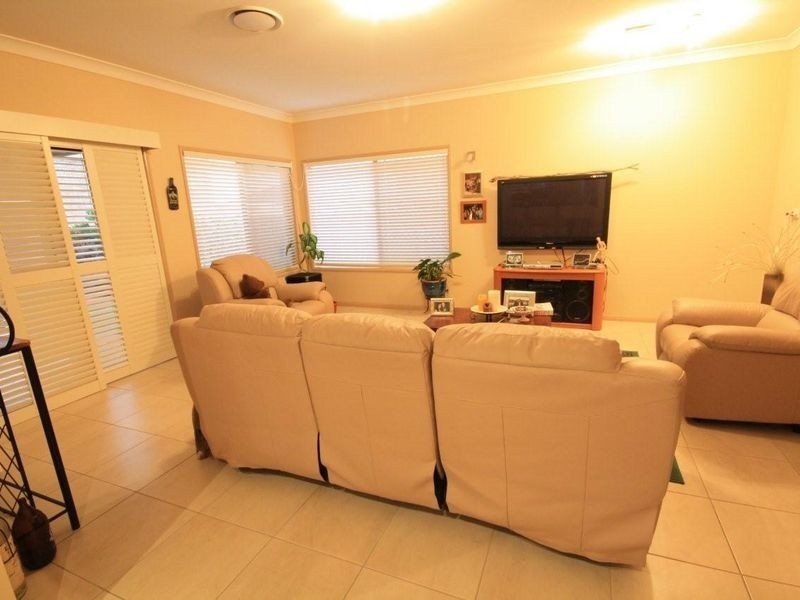 29 Dellforest Dr, Calamvale QLD 4116