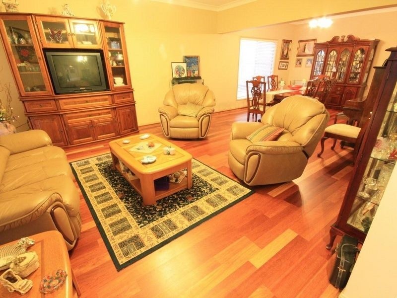29 Dellforest Dr, Calamvale QLD 4116