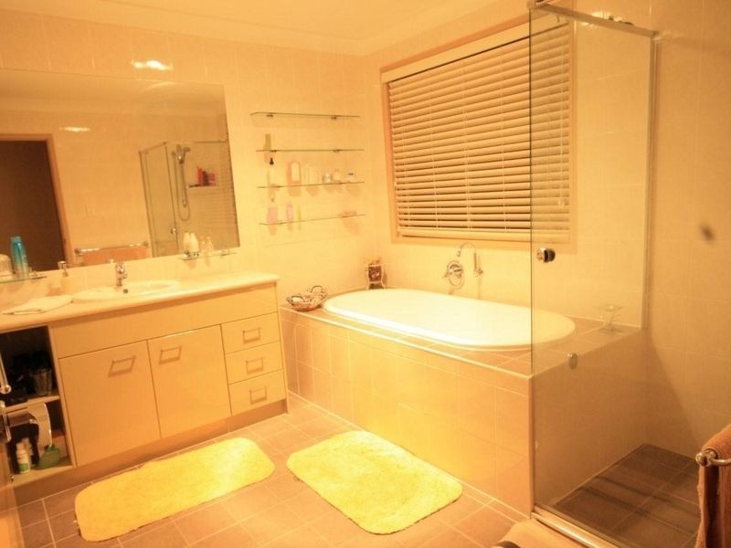 29 Dellforest Dr, Calamvale QLD 4116