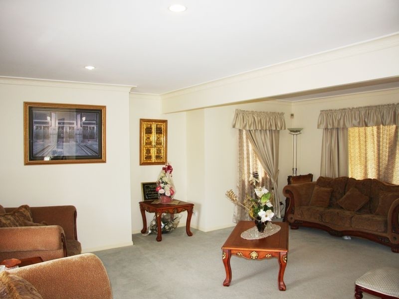 9 Cleveland Pl, Stretton QLD 4116