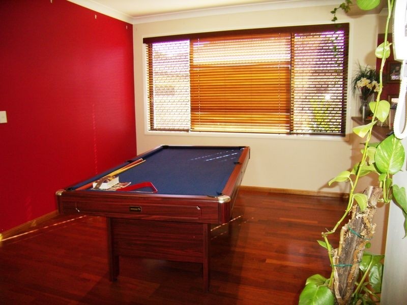 10 Regent St, Eight Mile Plains QLD 4113