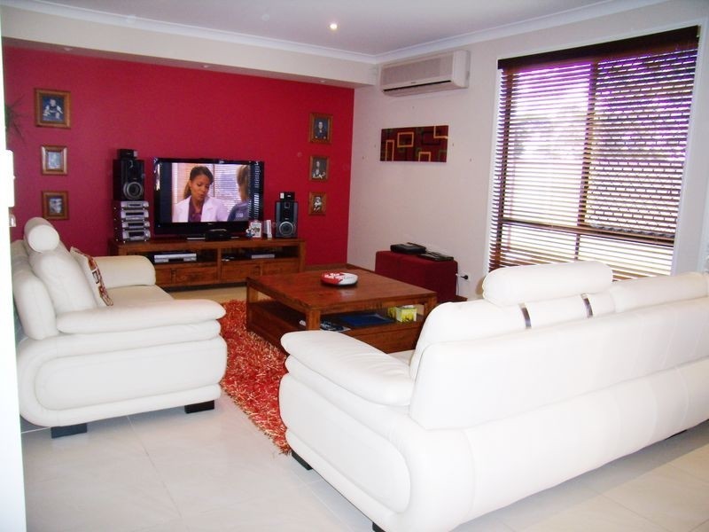 10 Regent St, Eight Mile Plains QLD 4113