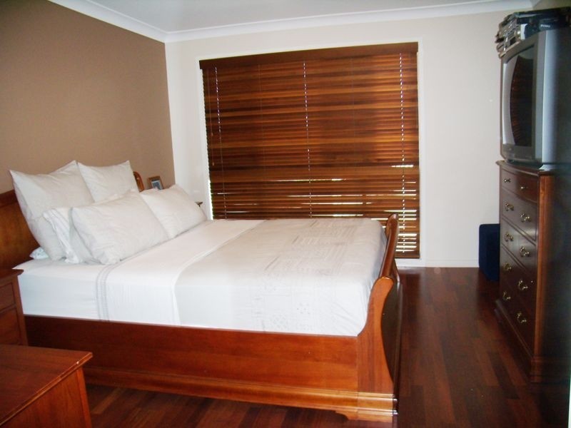 10 Regent St, Eight Mile Plains QLD 4113