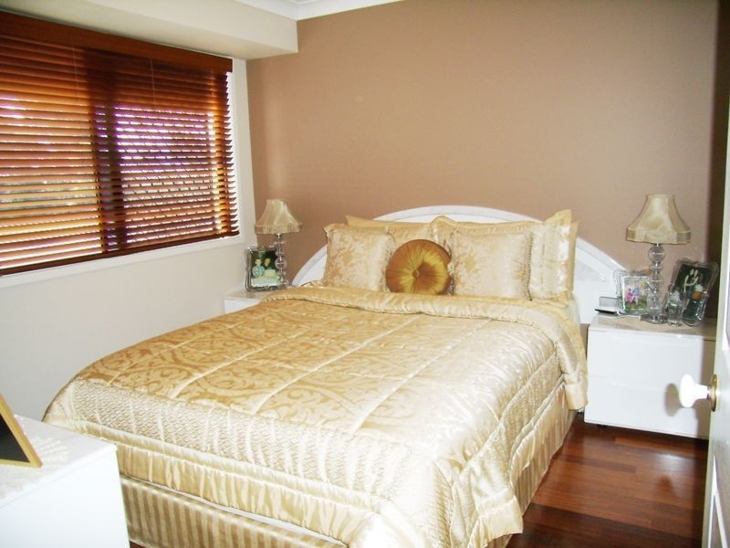 10 Regent St, Eight Mile Plains QLD 4113