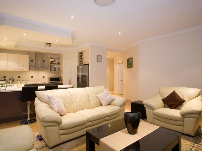 80 Warrigal Rd, Runcorn QLD 4113