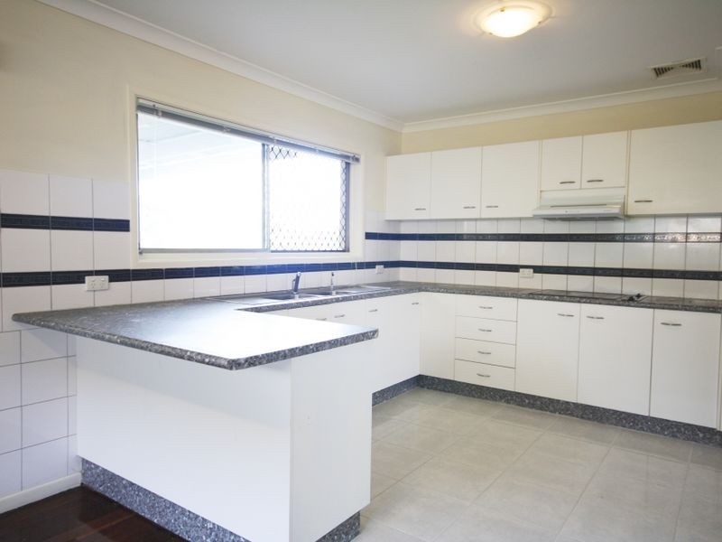 100 Wadley St, Macgregor QLD 4109