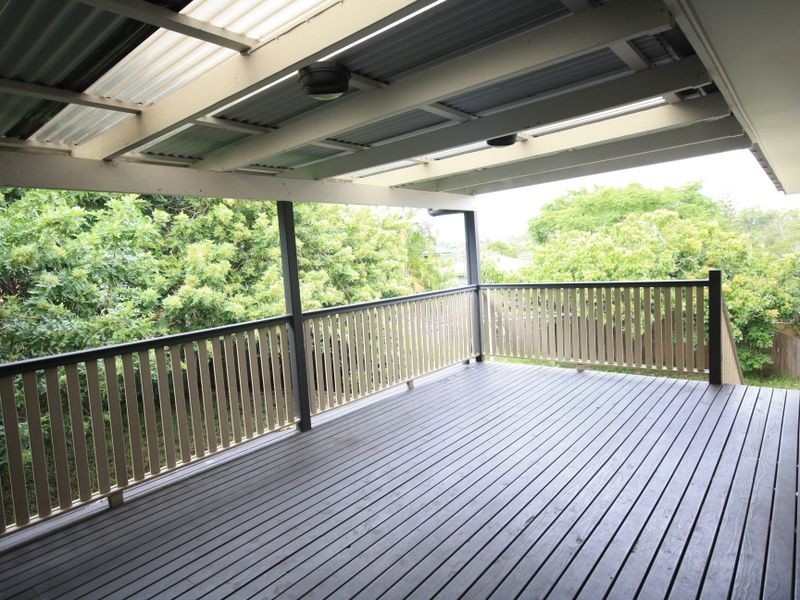 100 Wadley St, Macgregor QLD 4109