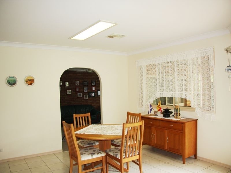 8 Truman Court, Stretton QLD 4116