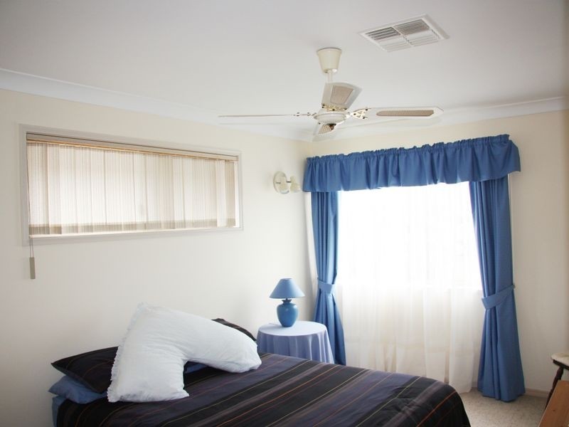 8 Truman Court, Stretton QLD 4116