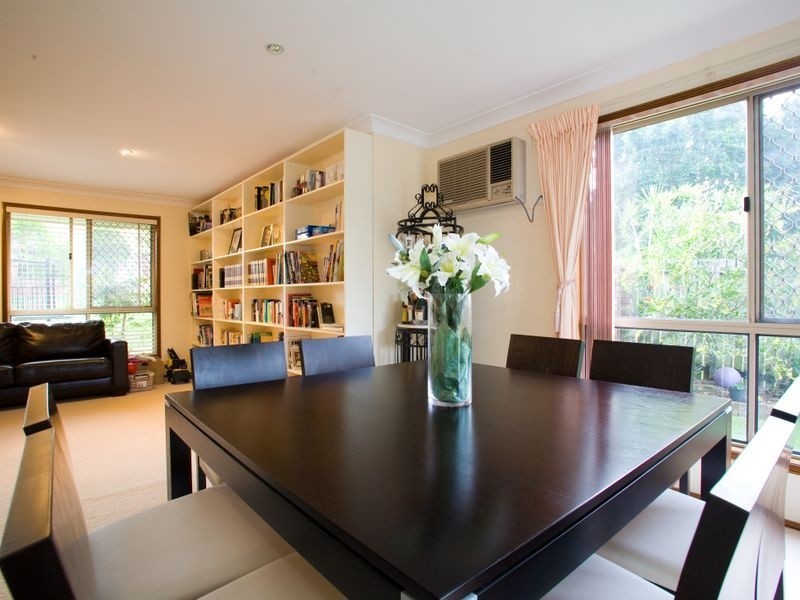 9 Boorala Cr, Eight Mile Plains QLD 4113