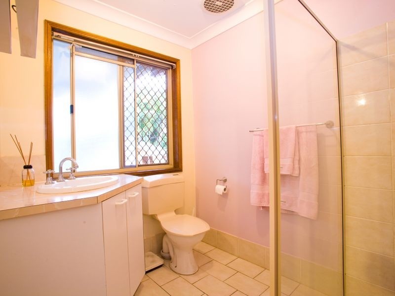 9 Boorala Cr, Eight Mile Plains QLD 4113