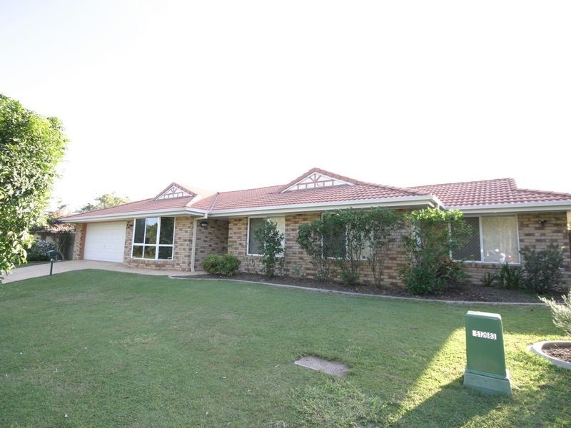 64 Bundabah Dr, Calamvale QLD 4116