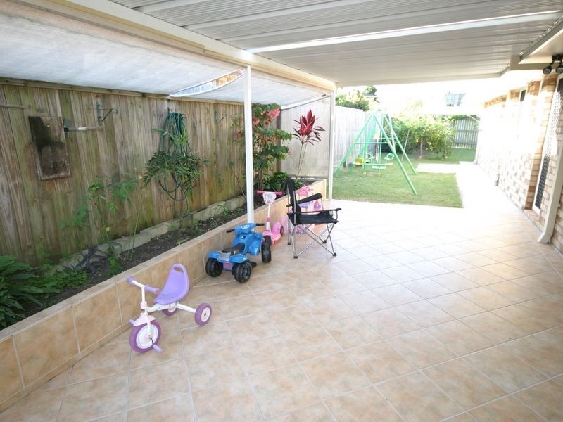 64 Bundabah Dr, Calamvale QLD 4116