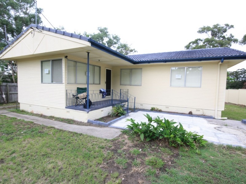 81 Mayes Av, Kingston QLD 4114