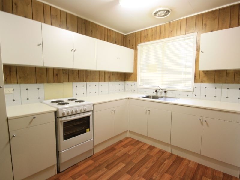 81 Mayes Av, Kingston QLD 4114