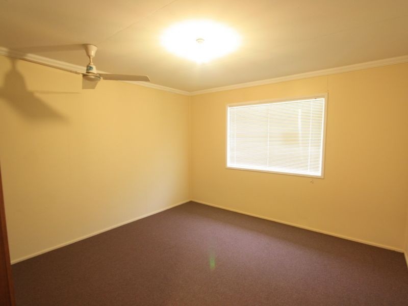 81 Mayes Av, Kingston QLD 4114