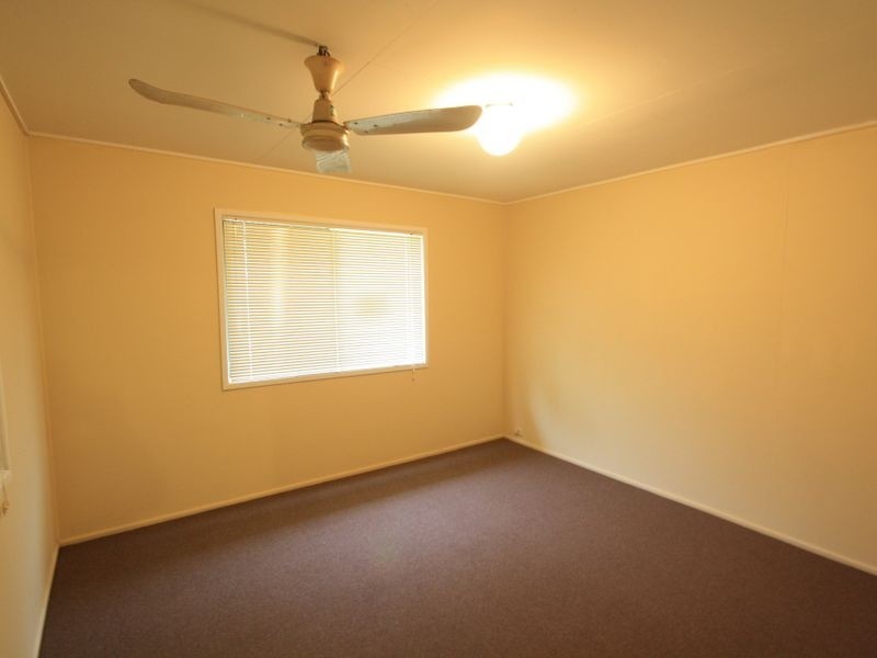 81 Mayes Av, Kingston QLD 4114