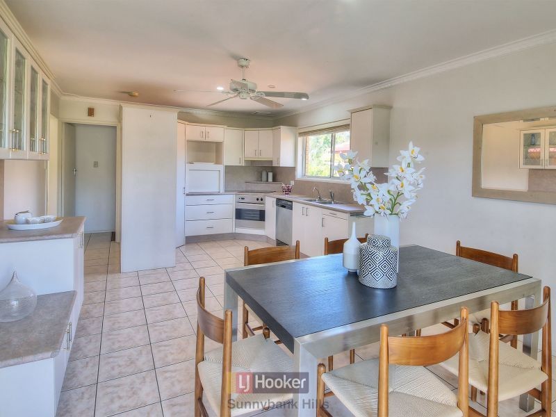 46 Macadamia Street, Macgregor QLD 4109