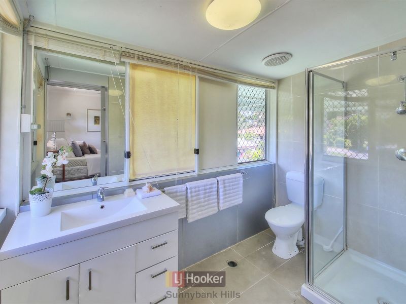 46 Macadamia Street, Macgregor QLD 4109