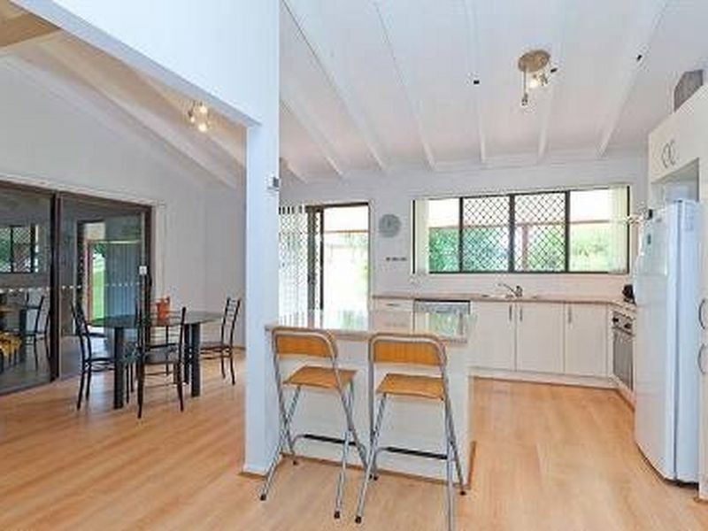 343 Winstanley Street, Carindale QLD 4152