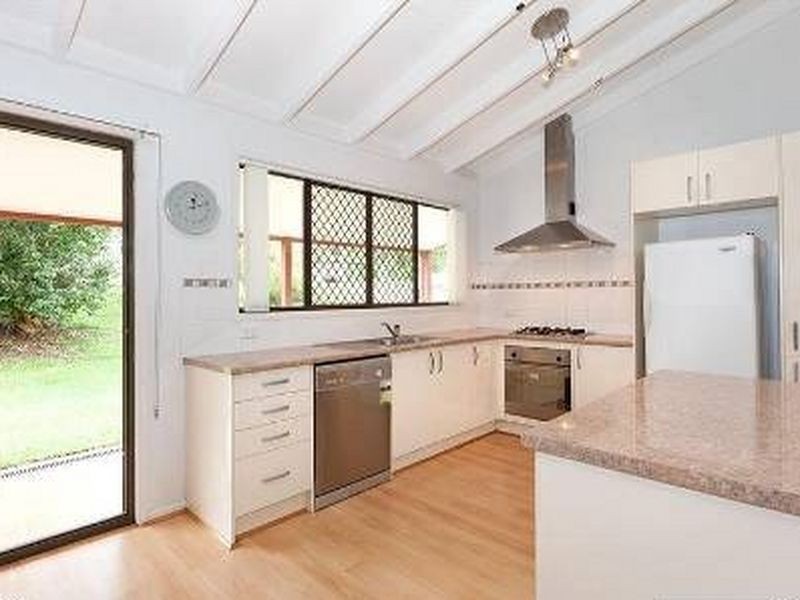 343 Winstanley Street, Carindale QLD 4152