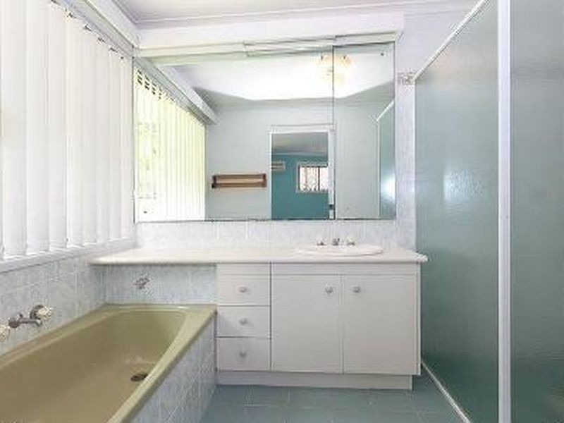 343 Winstanley Street, Carindale QLD 4152