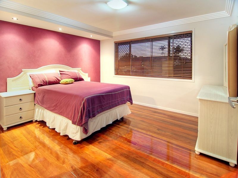 76 Chauvin Street, Robertson QLD 4109