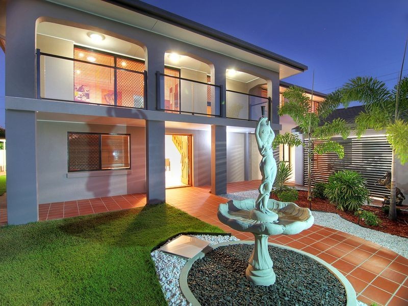 76 Chauvin Street, Robertson QLD 4109