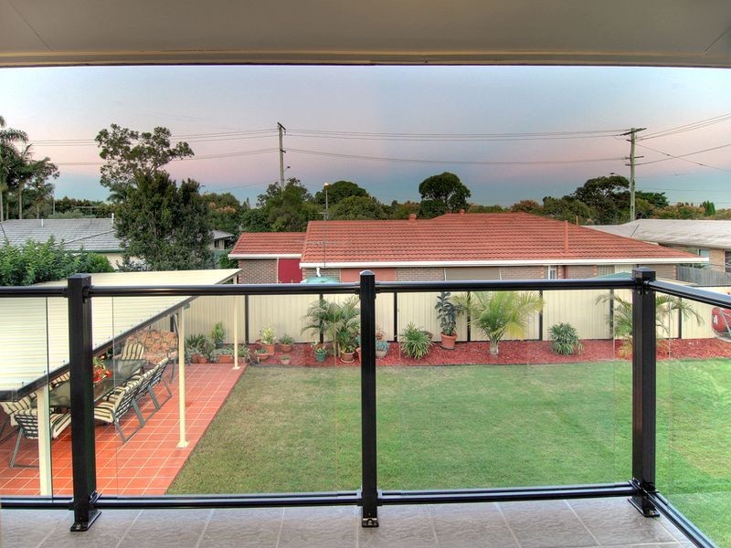 76 Chauvin Street, Robertson QLD 4109