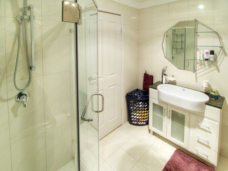 76 Chauvin Street, Robertson QLD 4109