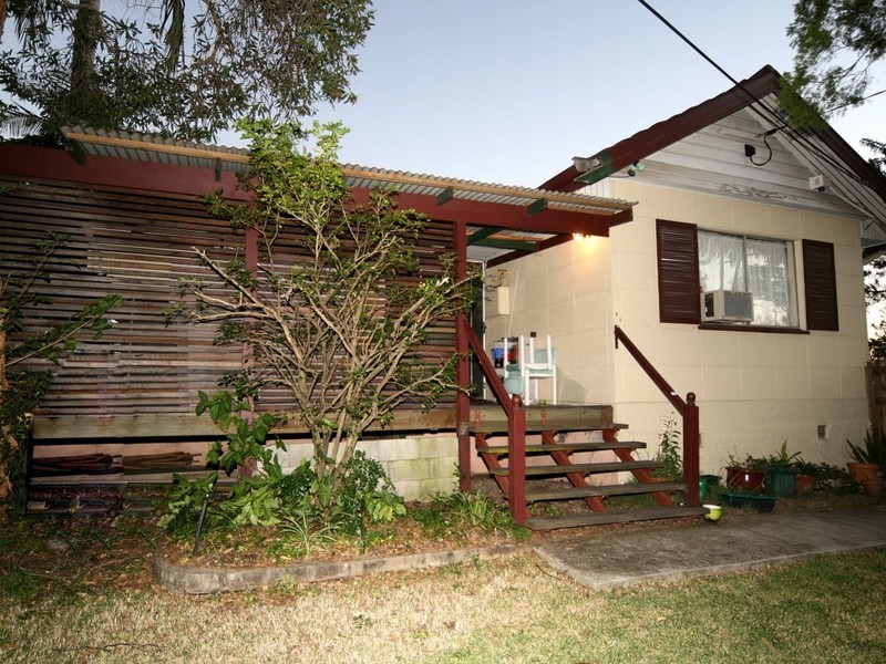 993 Boundary Rd, Coopers Plains QLD 4108