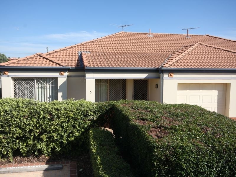 5/8 Manor St, Eight Mile Plains QLD 4113