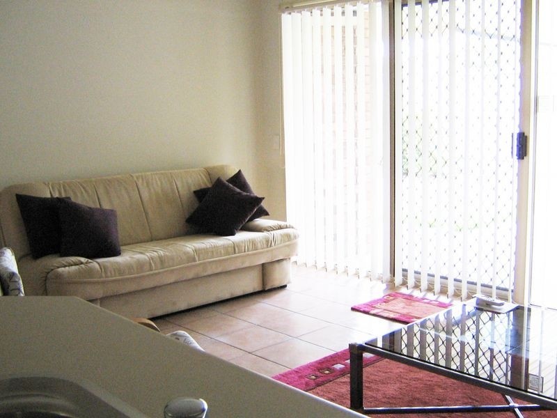 5/8 Manor St, Eight Mile Plains QLD 4113