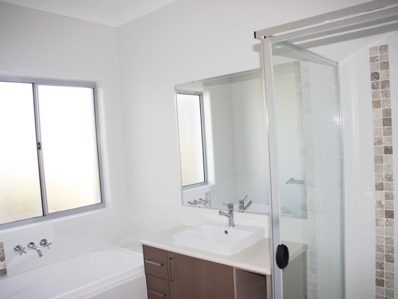 18 Rolfe Cct, Underwood QLD 4119
