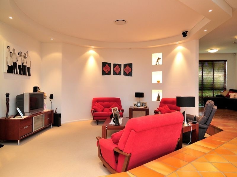 16 Ngairi Close, Eight Mile Plains QLD 4113