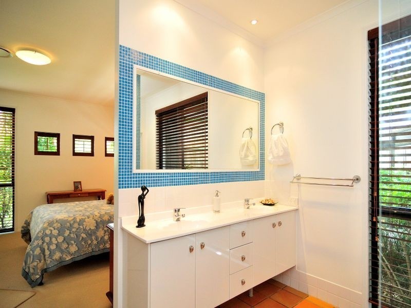 16 Ngairi Close, Eight Mile Plains QLD 4113