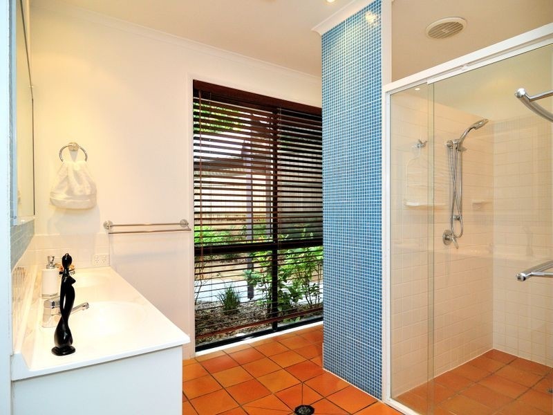 16 Ngairi Close, Eight Mile Plains QLD 4113