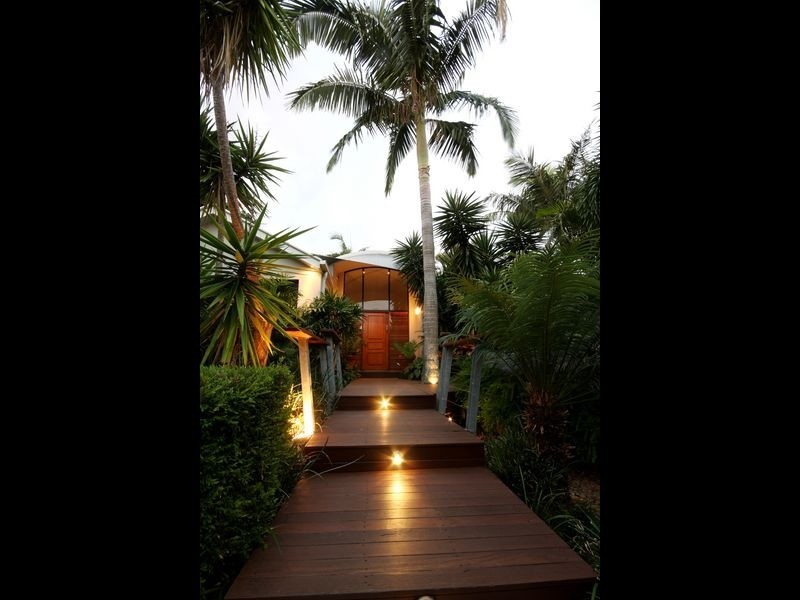 16 Ngairi Close, Eight Mile Plains QLD 4113