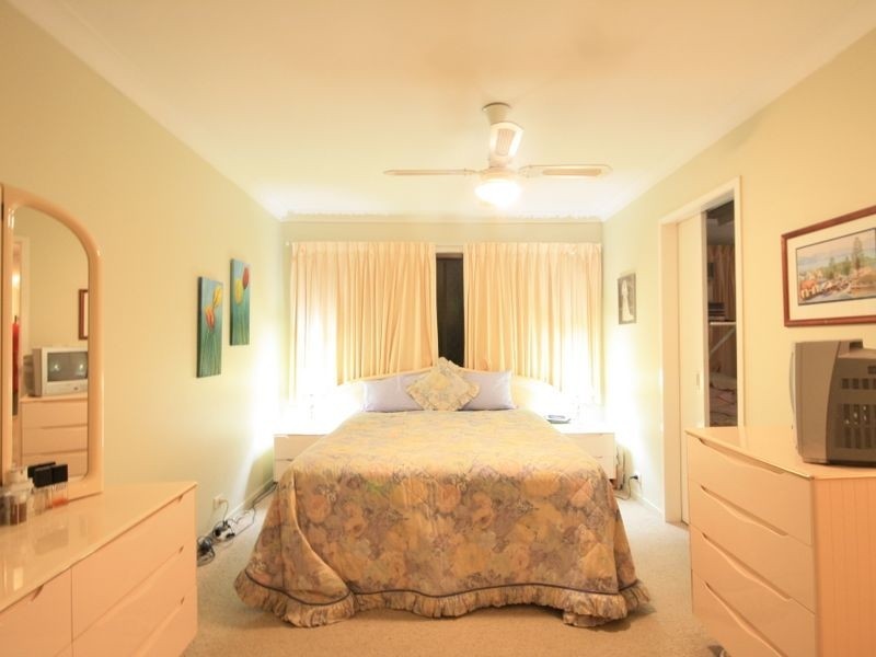 26 Avocado St, Macgregor QLD 4109
