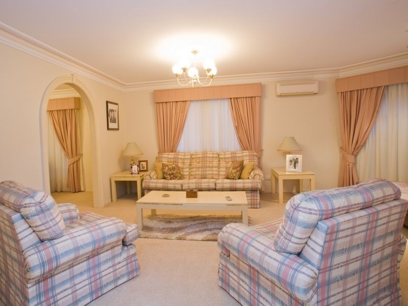 5 Googie Cr, Eight Mile Plains QLD 4113