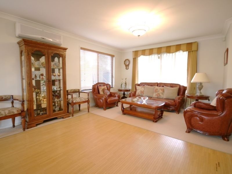 7 Mt Archer Rd, Parkinson QLD 4115