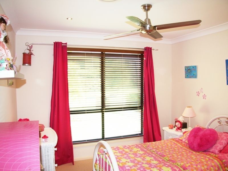 4 The Nook, Underwood QLD 4119