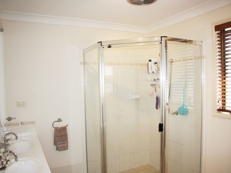 4 The Nook, Underwood QLD 4119