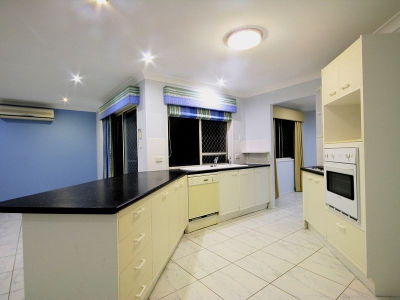 Stretton QLD 4116