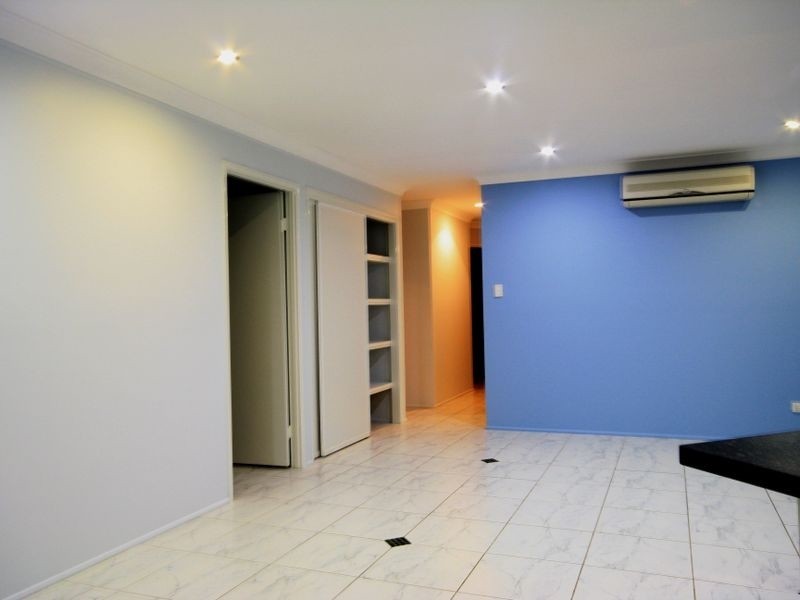 Stretton QLD 4116