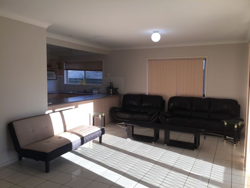 14 Maisie Place, Eight Mile Plains QLD 4113